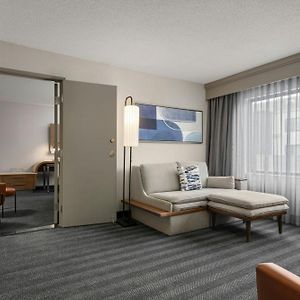 One-Bedroom King Suite